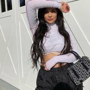 New! ARE YOU AM I KKIKA TOP